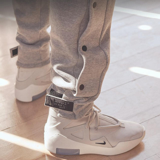 FEAR OF GOD(フィアオブゴッド)の27cm AIR FEAR OF GOD 1 LIGHT BONE メンズの靴/シューズ(スニーカー)の商品写真