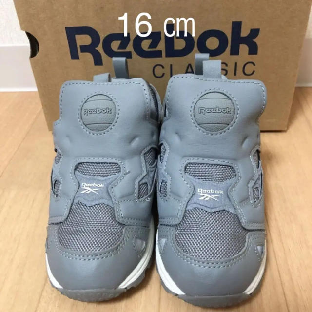 Reebok(リーボック)のぱるち様 キッズ/ベビー/マタニティのキッズ靴/シューズ(15cm~)(スニーカー)の商品写真