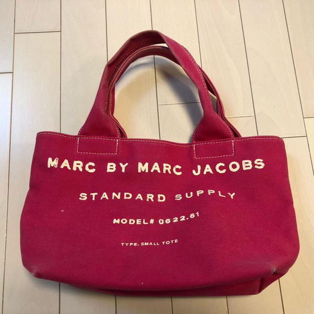 MARC BY MARC JACOBS(マークバイマークジェイコブス)のマークバイマークジェイコブス トートバッグ MARC レディースのバッグ(トートバッグ)の商品写真