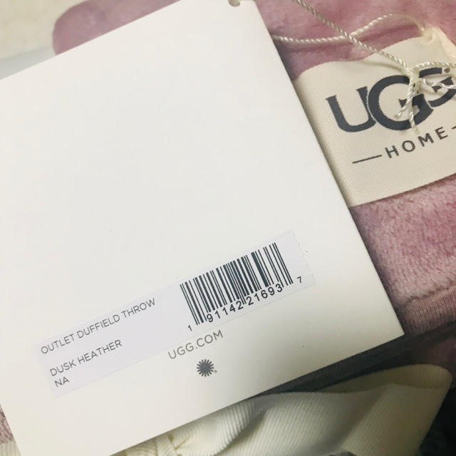 UGG(アグ)のayaaya様専用　ダッフィールド スロー ブランケット アグ  UGG インテリア/住まい/日用品の寝具(毛布)の商品写真