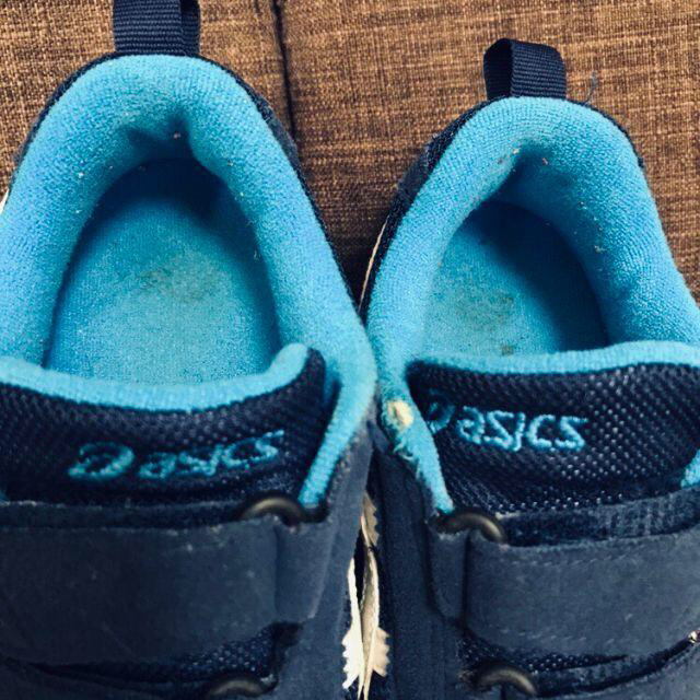 asics(アシックス)のasics 18.5cm スクスクキッズ TUM180 中古品 キッズ/ベビー/マタニティのキッズ靴/シューズ(15cm~)(スニーカー)の商品写真