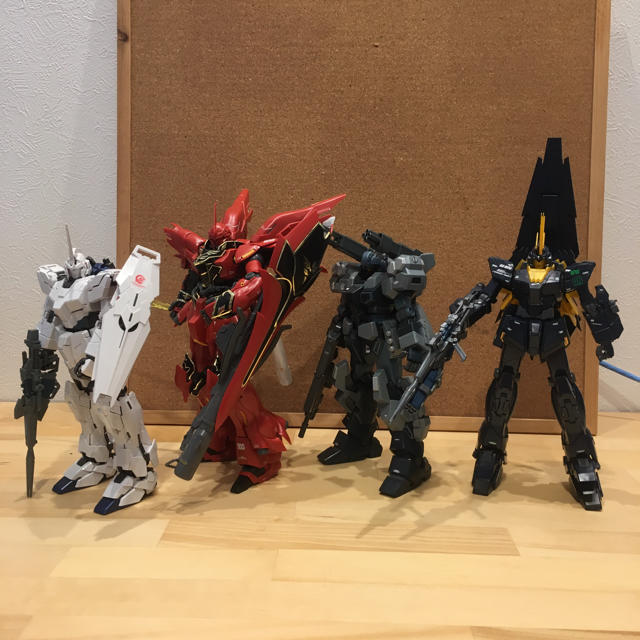 MG ガンプラ ユニコーン ガンダムセット エンタメ/ホビーのおもちゃ/ぬいぐるみ(プラモデル)の商品写真