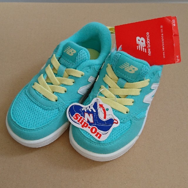 New Balance(ニューバランス)の新品 未使用 タグつき new balance ベビー スニーカー 14㎝ キッズ/ベビー/マタニティのベビー靴/シューズ(~14cm)(スニーカー)の商品写真