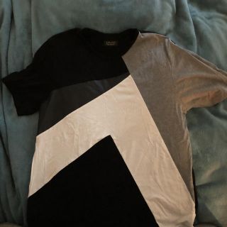 ザラ(ZARA)のZARA Tシャツ(Tシャツ/カットソー(半袖/袖なし))