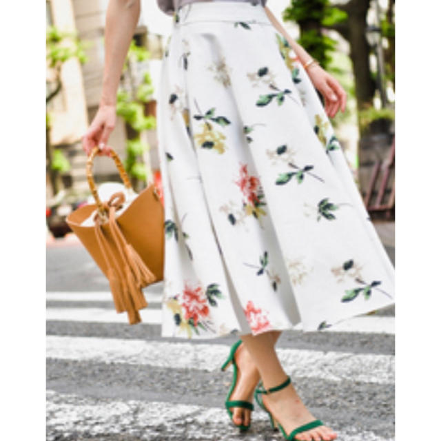 Andemiu(アンデミュウ)の花柄フレアスカート レディースのスカート(ひざ丈スカート)の商品写真