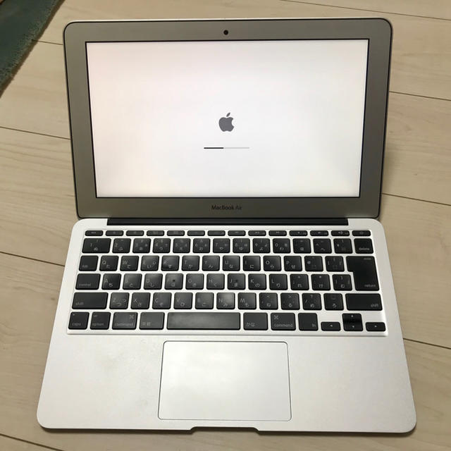 Apple(アップル)のMacbook Air 11インチ スマホ/家電/カメラのPC/タブレット(ノートPC)の商品写真