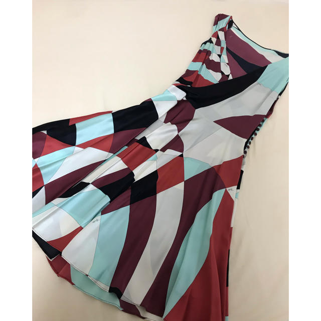 EMILIO PUCCI(エミリオプッチ)の本物中古エミリオプッチのシルクワンピース Emilio Pucci  レディースのワンピース(ひざ丈ワンピース)の商品写真