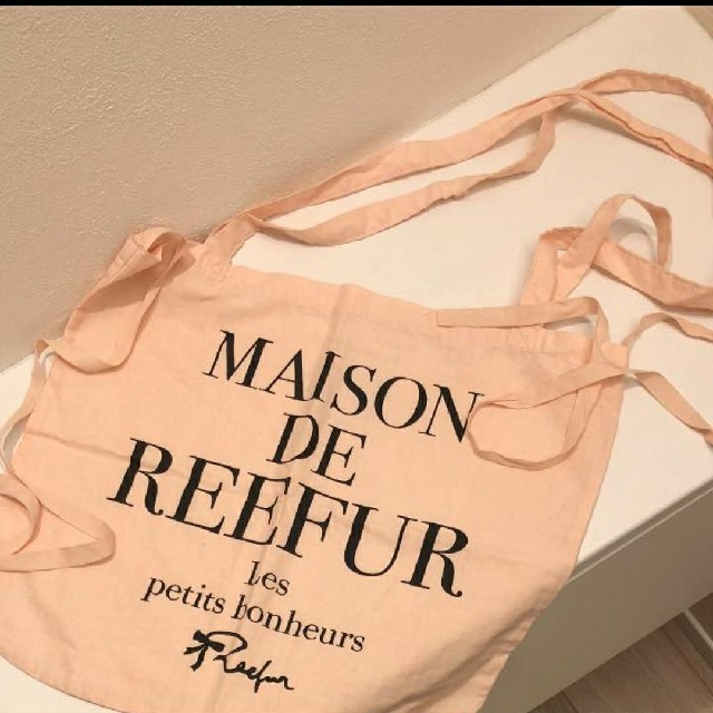 Maison de Reefur(メゾンドリーファー)の新品　メゾンドリーファー　ショッパー　M  ショップ袋　梨花　限定 レディースのバッグ(ショップ袋)の商品写真