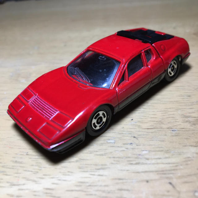 トミカ【 フェラーリ512BB 】日本製 美品の通販 by エンブレム トミカ【 フェラーリ512BB 】日本製 美品の通販 by エンブレム