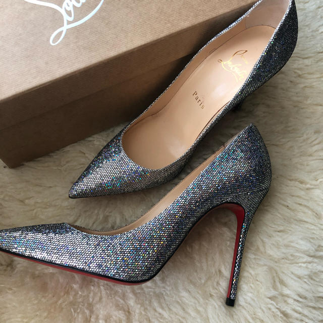 Christian Louboutin(クリスチャンルブタン)のクリスチャンルブタン パンプス 新品 ブライダルシューズ  louboutin レディースの靴/シューズ(ハイヒール/パンプス)の商品写真