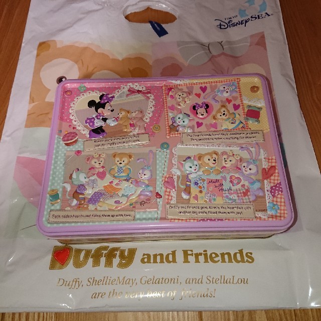 Disney(ディズニー)のKE様専用☆ディズニー 2019 スウィートラブ アソーテッド・スウィーツ 食品/飲料/酒の食品(菓子/デザート)の商品写真