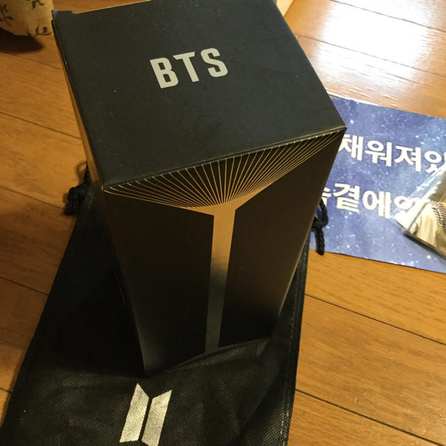 防弾少年団(BTS)(ボウダンショウネンダン)のBTS OFFICIAL LIGHT STICK VER.3 アミボム🌟 エンタメ/ホビーのCD(K-POP/アジア)の商品写真