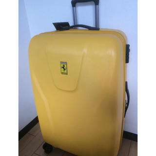 フェラーリ(Ferrari)の【未使用・日本非売品？】スーツケース　フェラーリ　トロリーバッグ　黄色(トラベルバッグ/スーツケース)