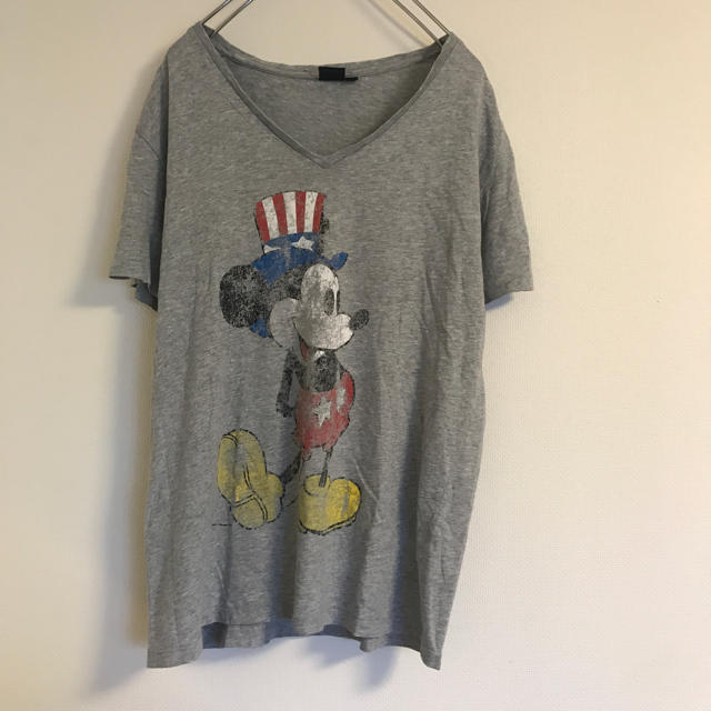 Disney(ディズニー)のDisney ディズニー ミッキー デカロゴ Ｖネック 半袖 Tシャツ Mサイズ メンズのトップス(Tシャツ/カットソー(半袖/袖なし))の商品写真