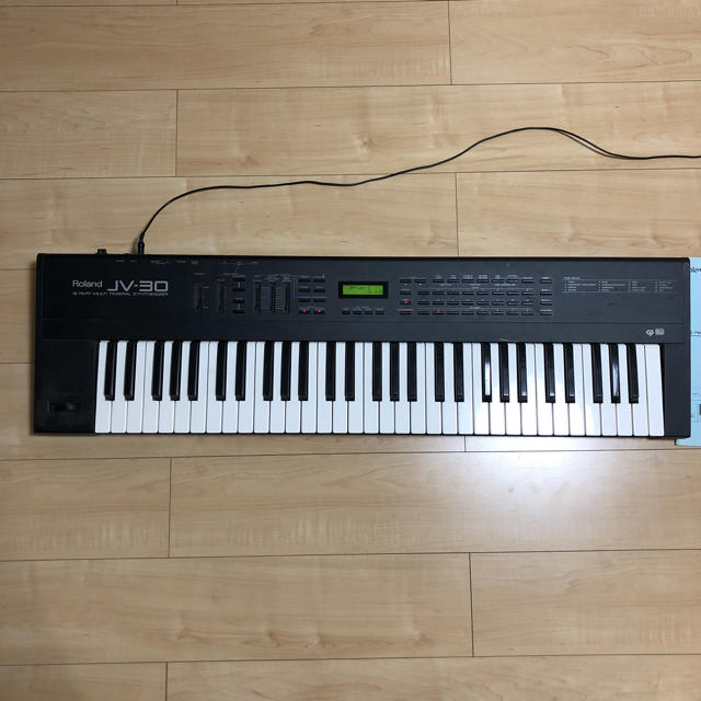 Roland(ローランド)のRoland JV-30 シンセサイザー 楽器の鍵盤楽器(キーボード/シンセサイザー)の商品写真