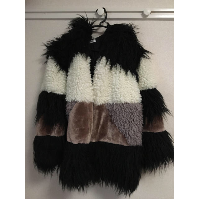 EVRIS(エヴリス)のファーコート レディースのジャケット/アウター(毛皮/ファーコート)の商品写真