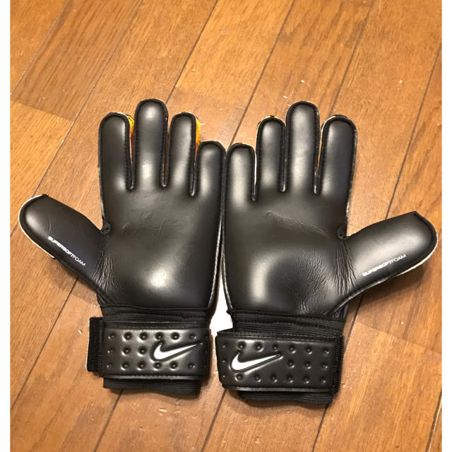 NIKE(ナイキ)のNIKE GK SPYNE PRO キーパーグローブ スポーツ/アウトドアのサッカー/フットサル(その他)の商品写真