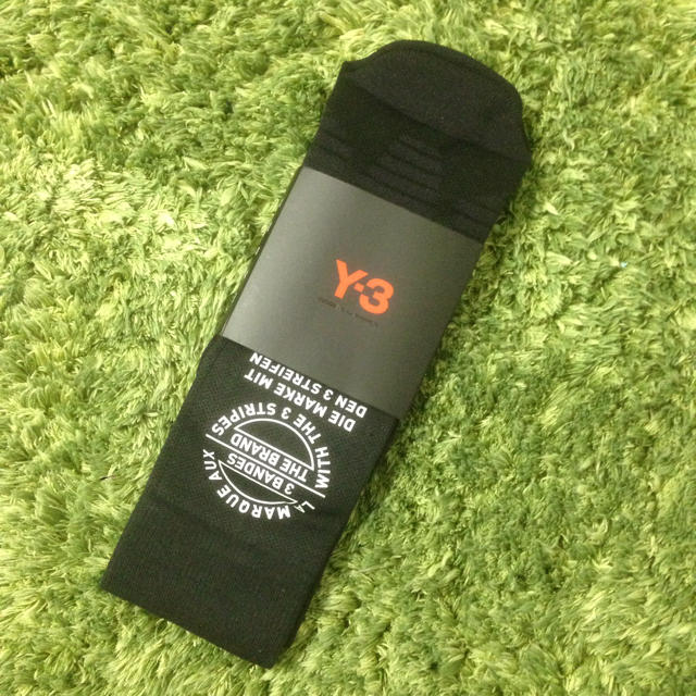 Y-3(ワイスリー)の新品 希少サイズ Y-3 TUBE SOCKS 22-24cm ブラック レディースのレッグウェア(ソックス)の商品写真