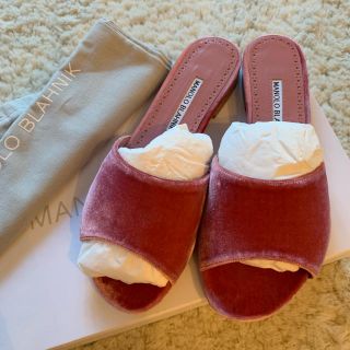 マノロブラニク(MANOLO BLAHNIK)の新品マノロブラニク☆ベロアサンダル(サンダル)