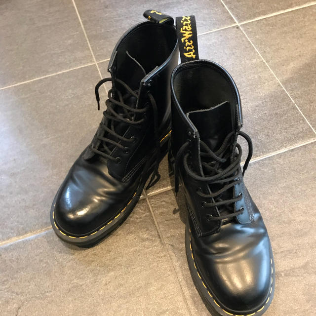 Dr.Martens(ドクターマーチン)の美品 ドクターマーチン 8ホール レディースの靴/シューズ(ブーツ)の商品写真