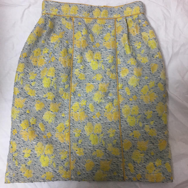 YLANG YLANG(イランイラン)のYLANGYLANG フラワージャガード柄 スカート レディースのスカート(ひざ丈スカート)の商品写真