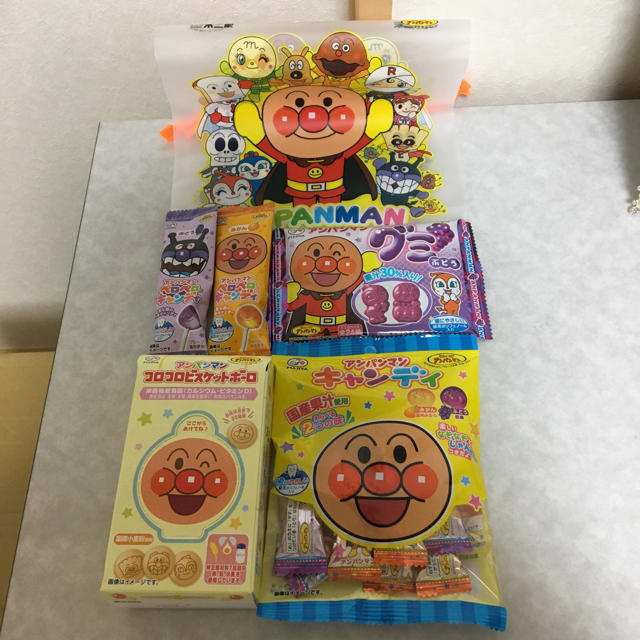 アンパンマン(アンパンマン)のアンパンマンお菓子 【おまけハンドジェル】 食品/飲料/酒の食品(菓子/デザート)の商品写真