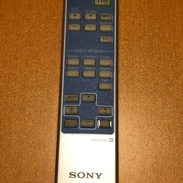 SONY(ソニー)の中古 ソニー プロジェクターリモコン RM-PJHS1 スマホ/家電/カメラのテレビ/映像機器(プロジェクター)の商品写真