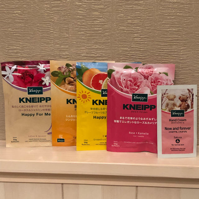 Kneipp(クナイプ)のクナイプ バスソルト4点セット&ハンドクリーム コスメ/美容のボディケア(入浴剤/バスソルト)の商品写真