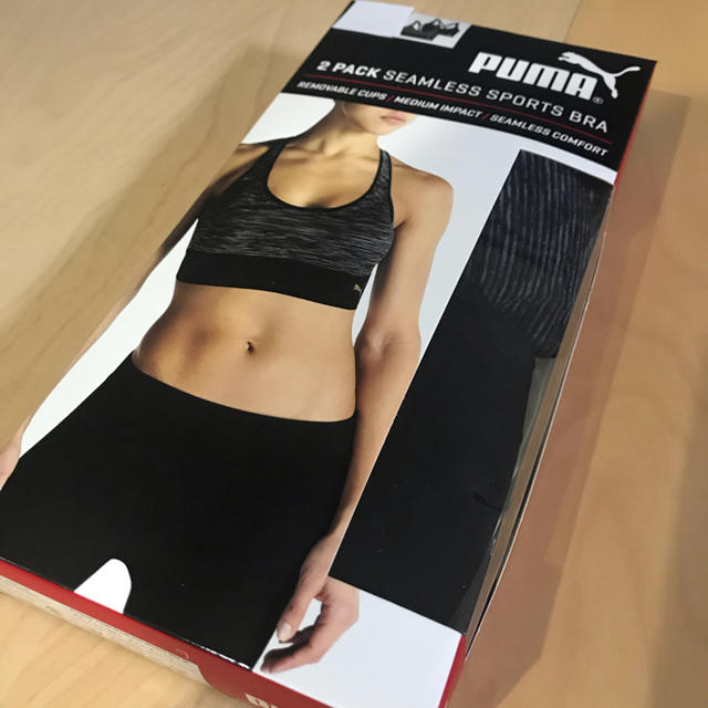 PUMA(プーマ)の新品未開封 PUMA シームレス スポーツブラ 2枚組 Mサイズ スポーツ/アウトドアのトレーニング/エクササイズ(トレーニング用品)の商品写真