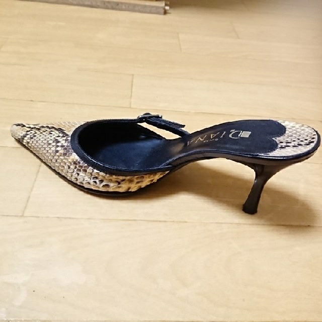 DIANA(ダイアナ)のDIANA パイソン ミュール パンプス サンダル ヘビ 蛇 へび ダイアナ レディースの靴/シューズ(ミュール)の商品写真