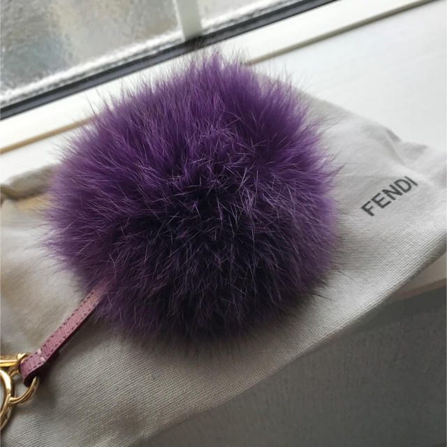 FENDI ポンポンチャーム☆パープル