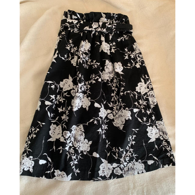 BLISS POINT(ブリスポイント)のBLISS POINT  ウエストリボンスカート(花柄) レディースのスカート(ひざ丈スカート)の商品写真