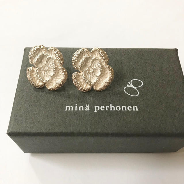 mina perhonen(ミナペルホネン)の正規品 ミナペルホネン シルバーピアス レディースのアクセサリー(ピアス)の商品写真