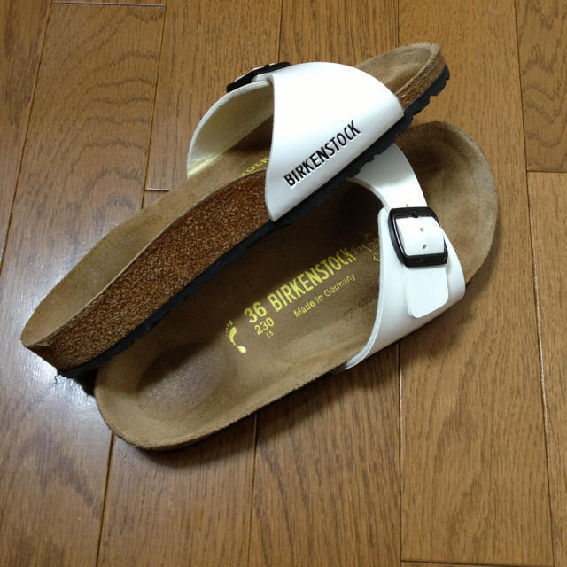 BIRKENSTOCK(ビルケンシュトック)のビルケン マドリッド☆白 エナメル レディースの靴/シューズ(サンダル)の商品写真