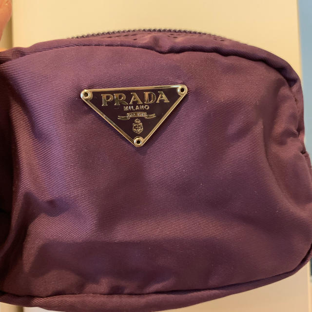 PRADA(プラダ)のプラダミニポーチ パープルイタリアで購入 レディースのファッション小物(ポーチ)の商品写真