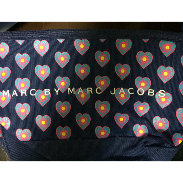 MARC BY MARC JACOBS(マークバイマークジェイコブス)の希少★マークバイマークジェイコブスのポーチ&鏡 レディースのファッション小物(ポーチ)の商品写真