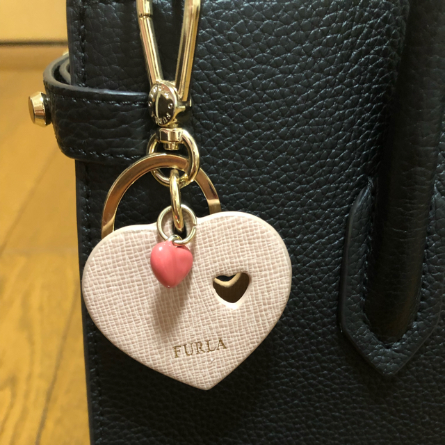 Furla(フルラ)のFURLA ハートチャーム ハンドメイドのファッション小物(バッグチャーム)の商品写真