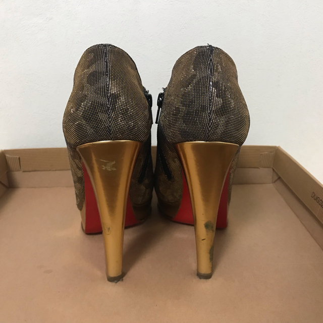 Christian Louboutin(クリスチャンルブタン)の本物クリスチャンルブタンのブーティー Christian Louboutin レディースの靴/シューズ(ブーティ)の商品写真