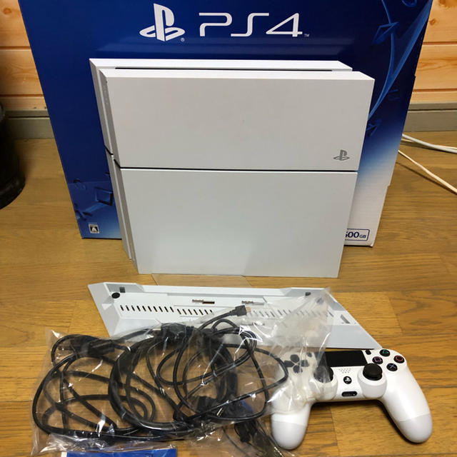 PlayStation4(プレイステーション4)の雅さま専用 PS4 CUH-1200A B02 500GB 白 エンタメ/ホビーのゲームソフト/ゲーム機本体(家庭用ゲーム機本体)の商品写真