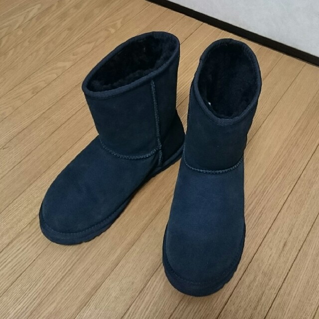 美品UGGクラシックショート黒7classicshort24