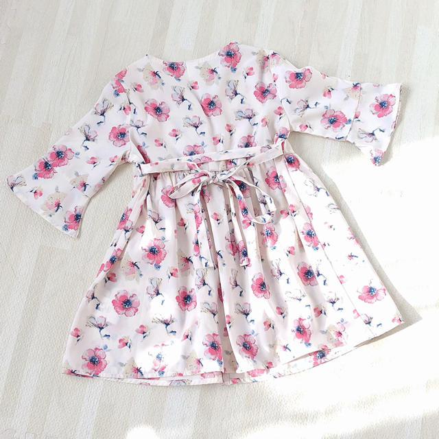 アプレレクール♡花柄ガウン♡ キッズ/ベビー/マタニティのベビー服(~85cm)(ワンピース)の商品写真