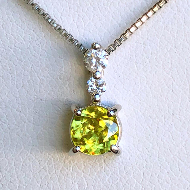 ✨スフェーン✨黄緑カラー❣️ダイヤモンド ダイヤ K18WG ネックレス