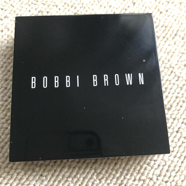 BOBBI BROWN(ボビイブラウン)のボビィブラウン ハイライティングパウダー ピンクグロウ コスメ/美容のベースメイク/化粧品(フェイスカラー)の商品写真