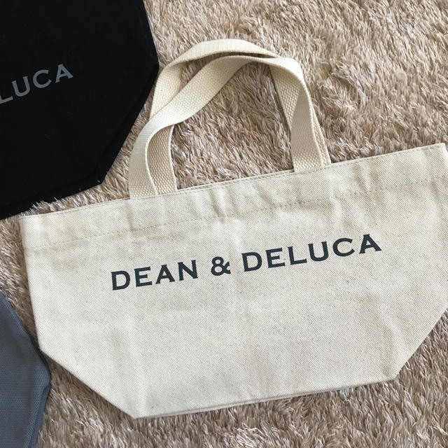 DEAN & DELUCA(ディーンアンドデルーカ)のディーン&デルーカ Sサイズトート 黒 アイボリー チャコールグレー セット レディースのバッグ(トートバッグ)の商品写真