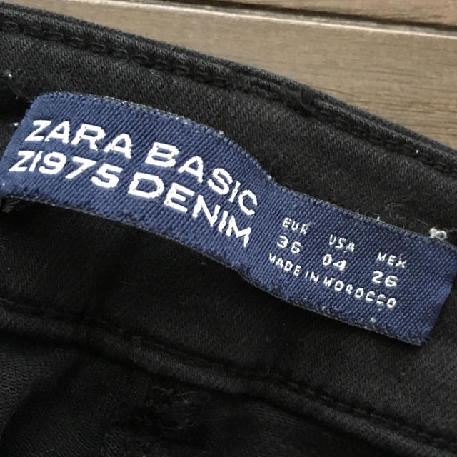 ZARA(ザラ)のザラ 今期商品 スキニーパンツ サイズ36 レディースのパンツ(スキニーパンツ)の商品写真