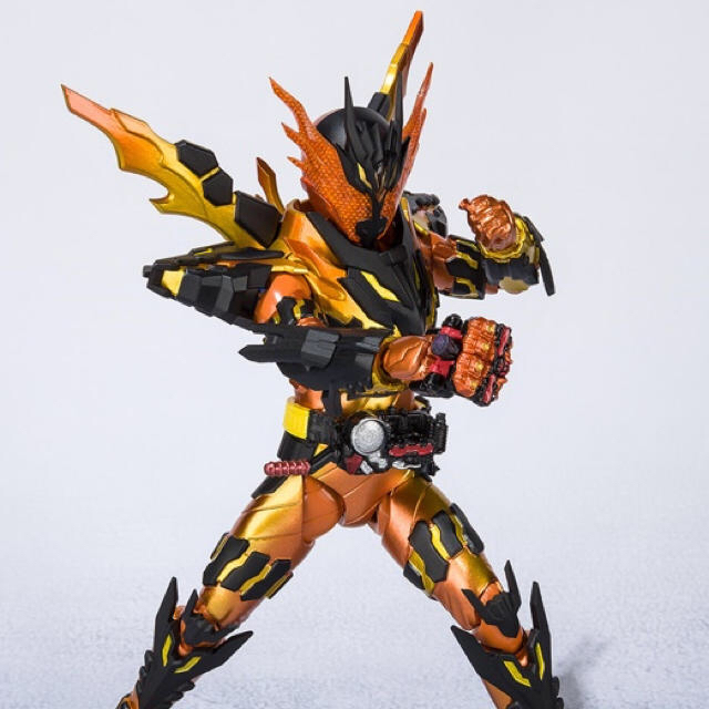 BANDAI(バンダイ)のS.H.Figuarts  仮面ライダークローズマグマ エンタメ/ホビーのフィギュア(特撮)の商品写真