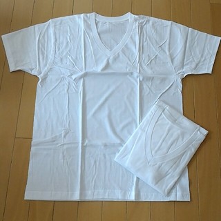 アベイル(Avail)のVネックＴシャツ2枚組（白）(Tシャツ/カットソー(半袖/袖なし))