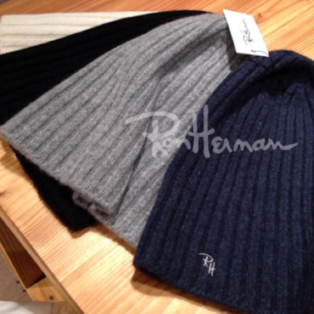 Ron Herman(ロンハーマン)のロンハーマン ビーニー カシミア ニット帽 完売品 新品 ronherman  メンズの帽子(ニット帽/ビーニー)の商品写真