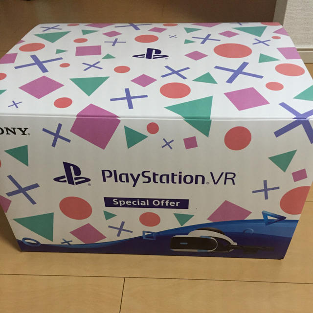 PlayStation VR(プレイステーションヴィーアール)の【美品】PSVR【値段交渉可】 エンタメ/ホビーのゲームソフト/ゲーム機本体(家庭用ゲーム機本体)の商品写真