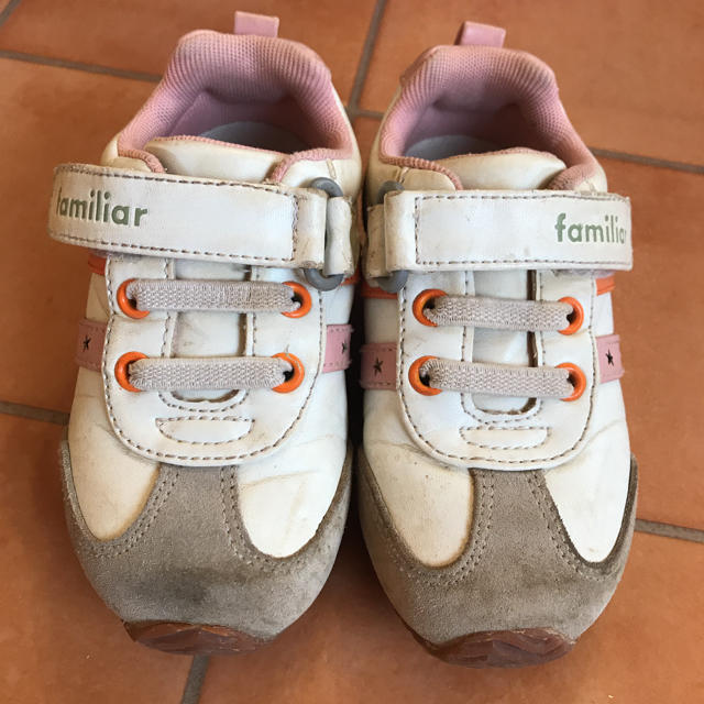 familiar(ファミリア)のファミリア 15.0センチ スニーカー キッズ/ベビー/マタニティのキッズ靴/シューズ(15cm~)(スニーカー)の商品写真